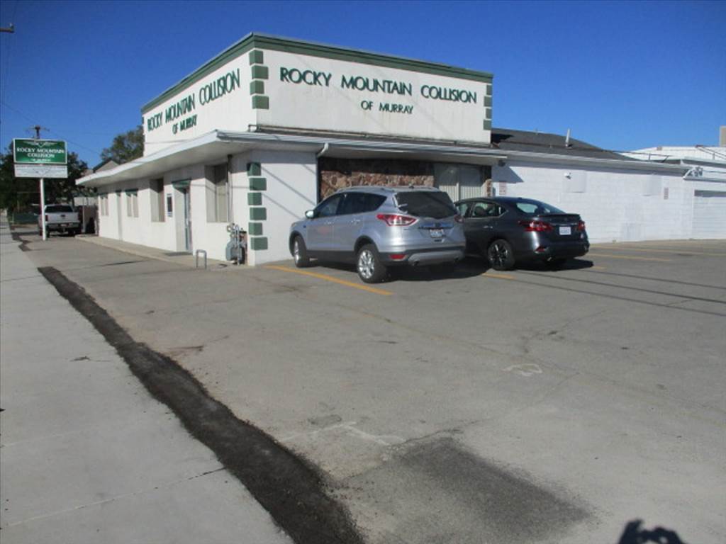 Rocky Mountain Collision Murray shop exterior